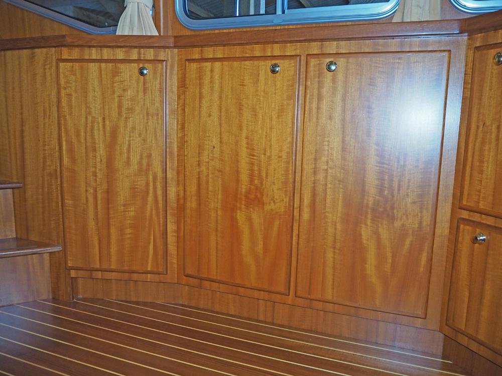 Saloon, Accommodation